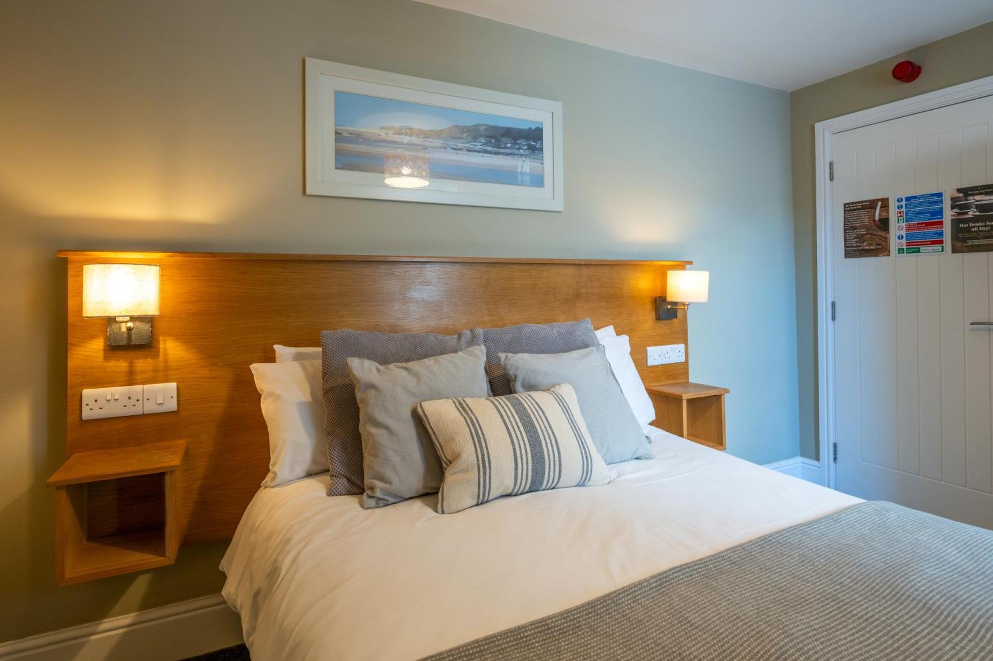 Castle Court Hotel Beaumaris Ngoại thất bức ảnh