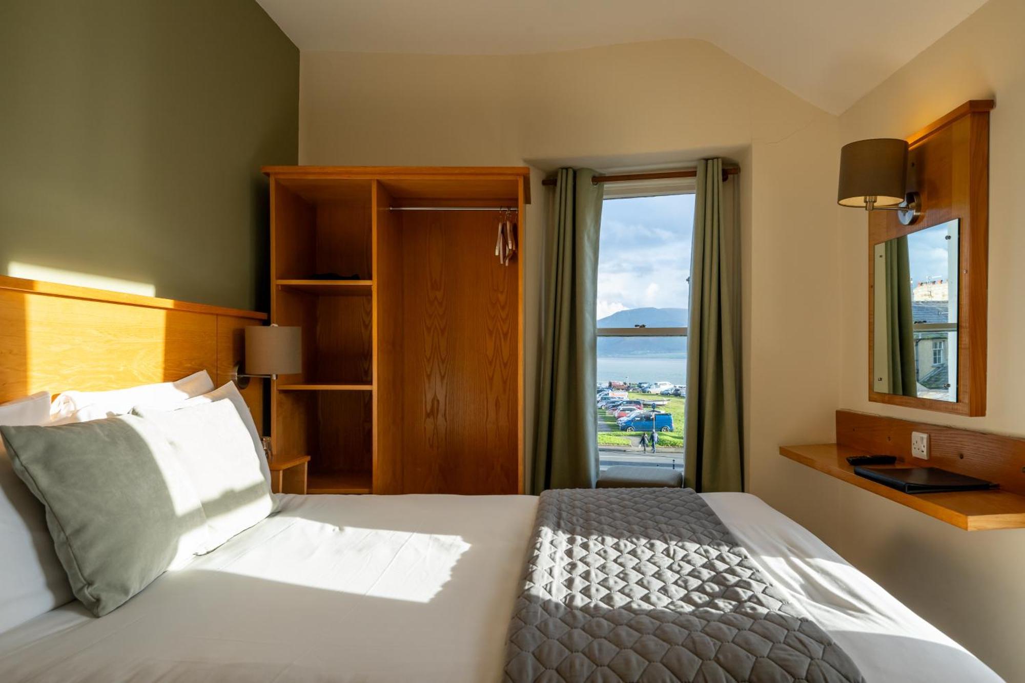 Castle Court Hotel Beaumaris Ngoại thất bức ảnh