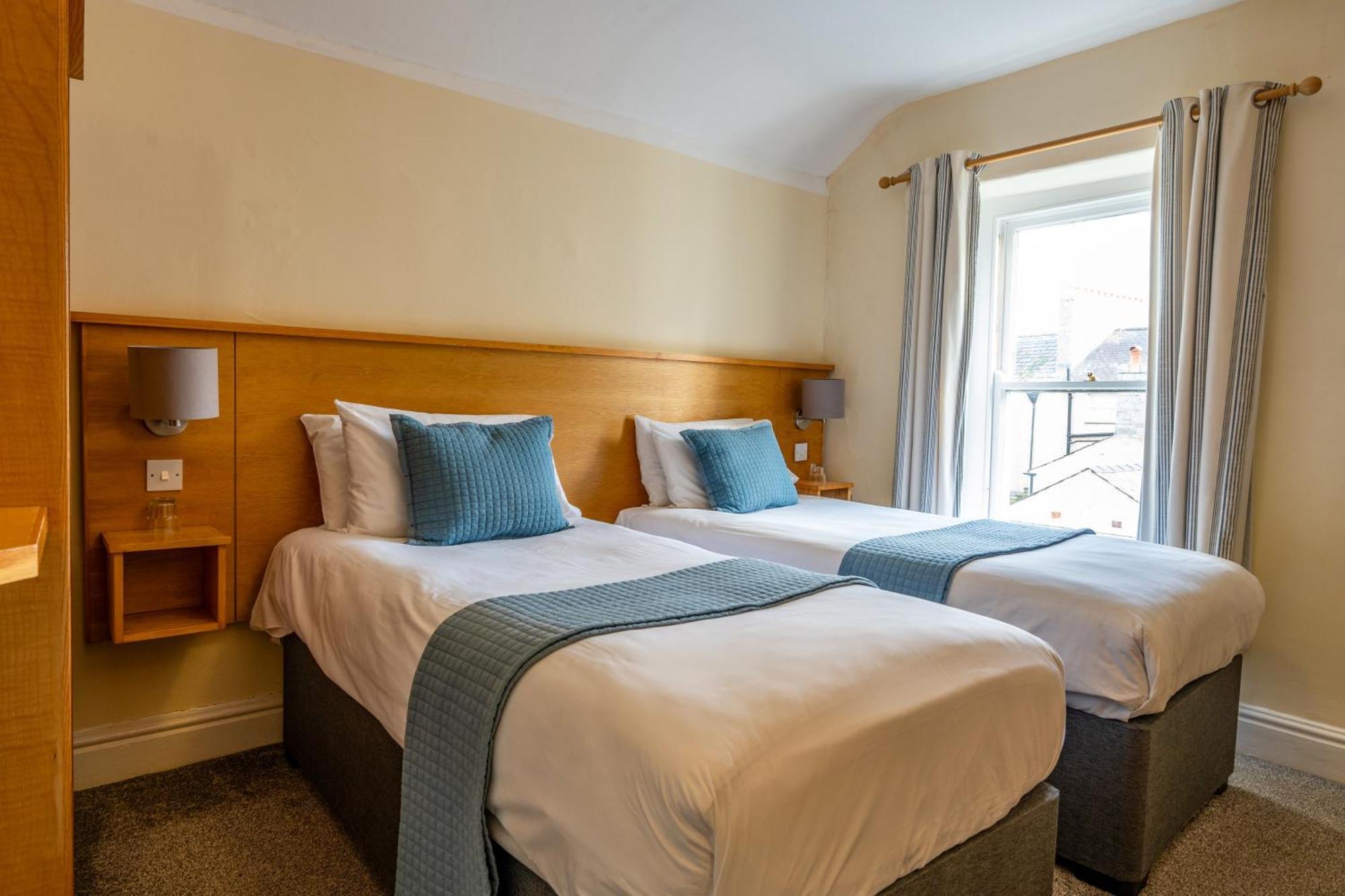 Castle Court Hotel Beaumaris Ngoại thất bức ảnh
