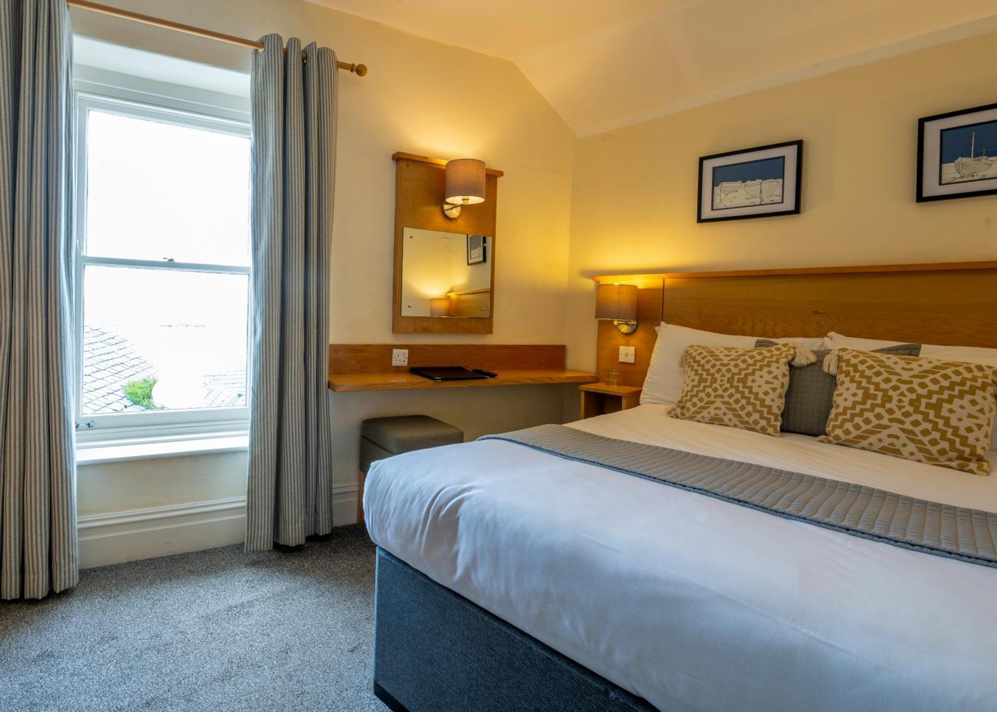 Castle Court Hotel Beaumaris Ngoại thất bức ảnh