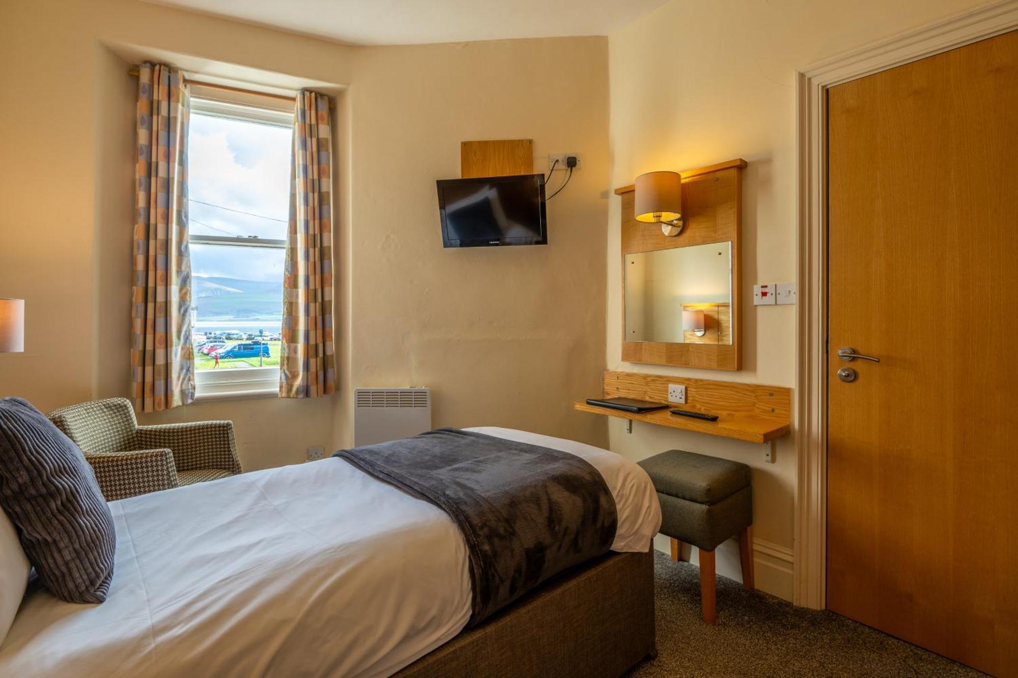 Castle Court Hotel Beaumaris Ngoại thất bức ảnh