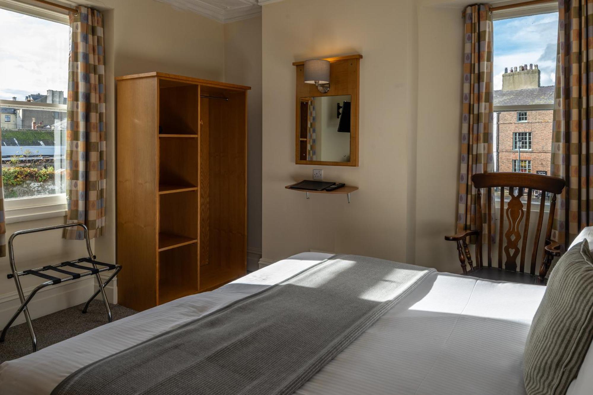 Castle Court Hotel Beaumaris Ngoại thất bức ảnh