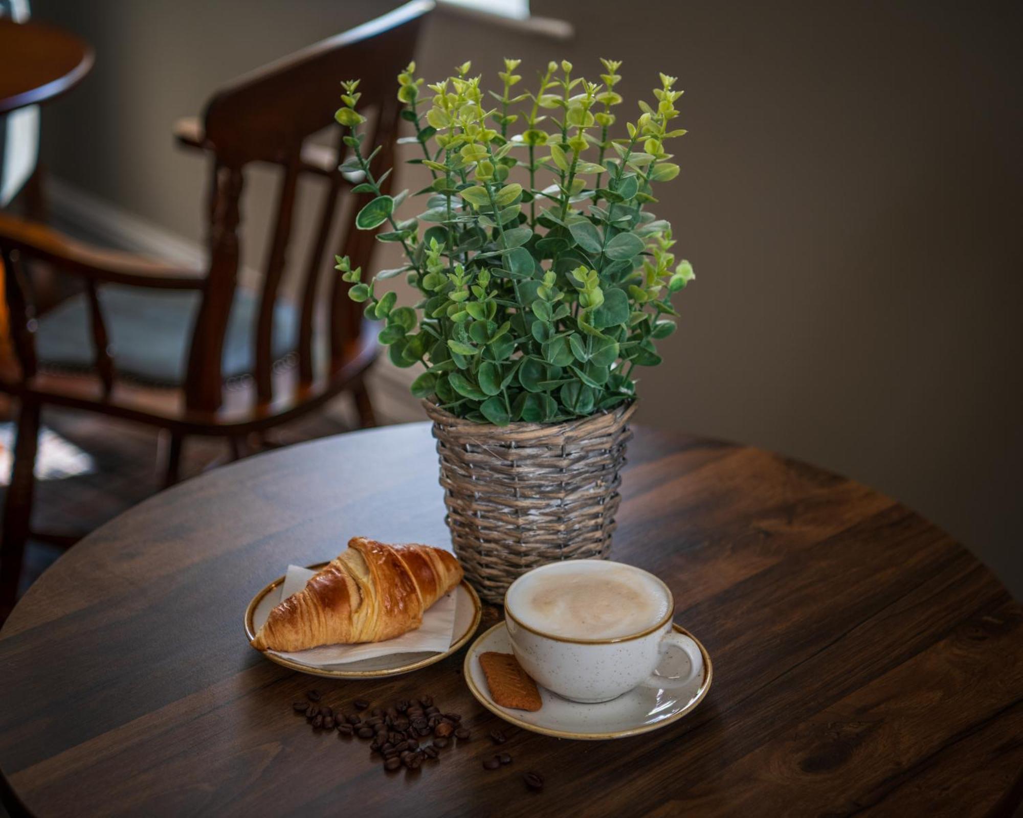 Castle Court Hotel Beaumaris Ngoại thất bức ảnh